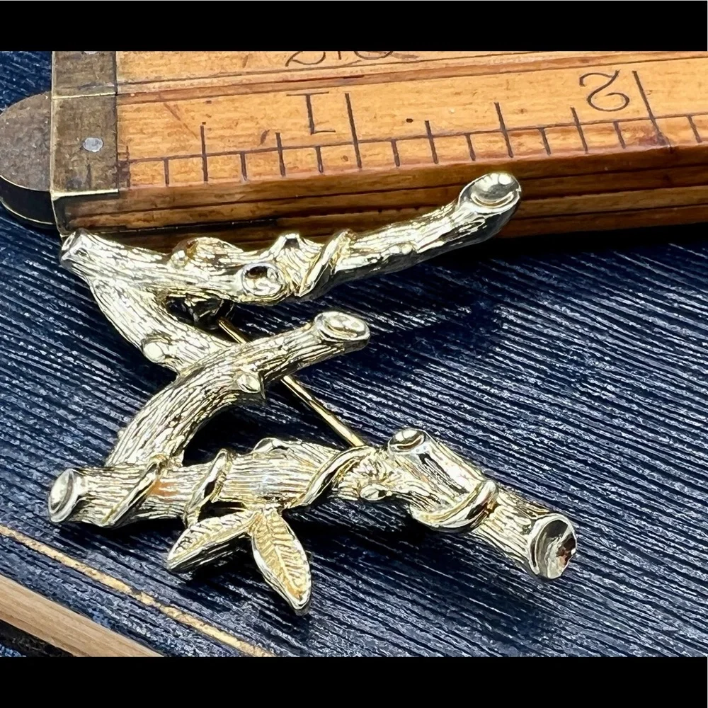 Vintage letter M initial brooch SARAH COVENTRY light gold tree branch stylized